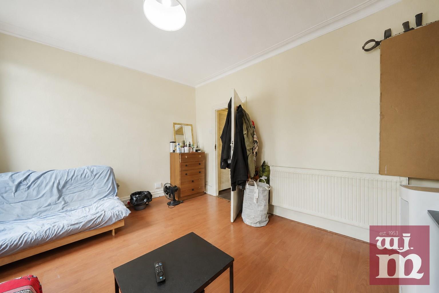 Caistor Park Road, Stratford